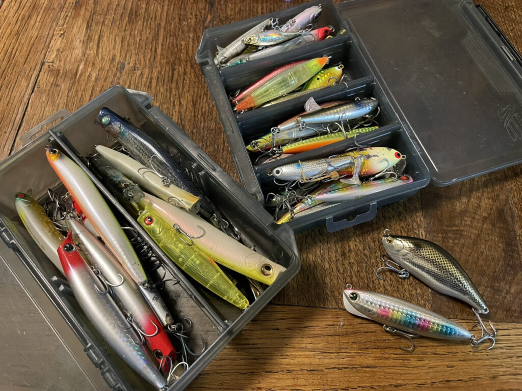 ハードタイプの小型タックルボックス