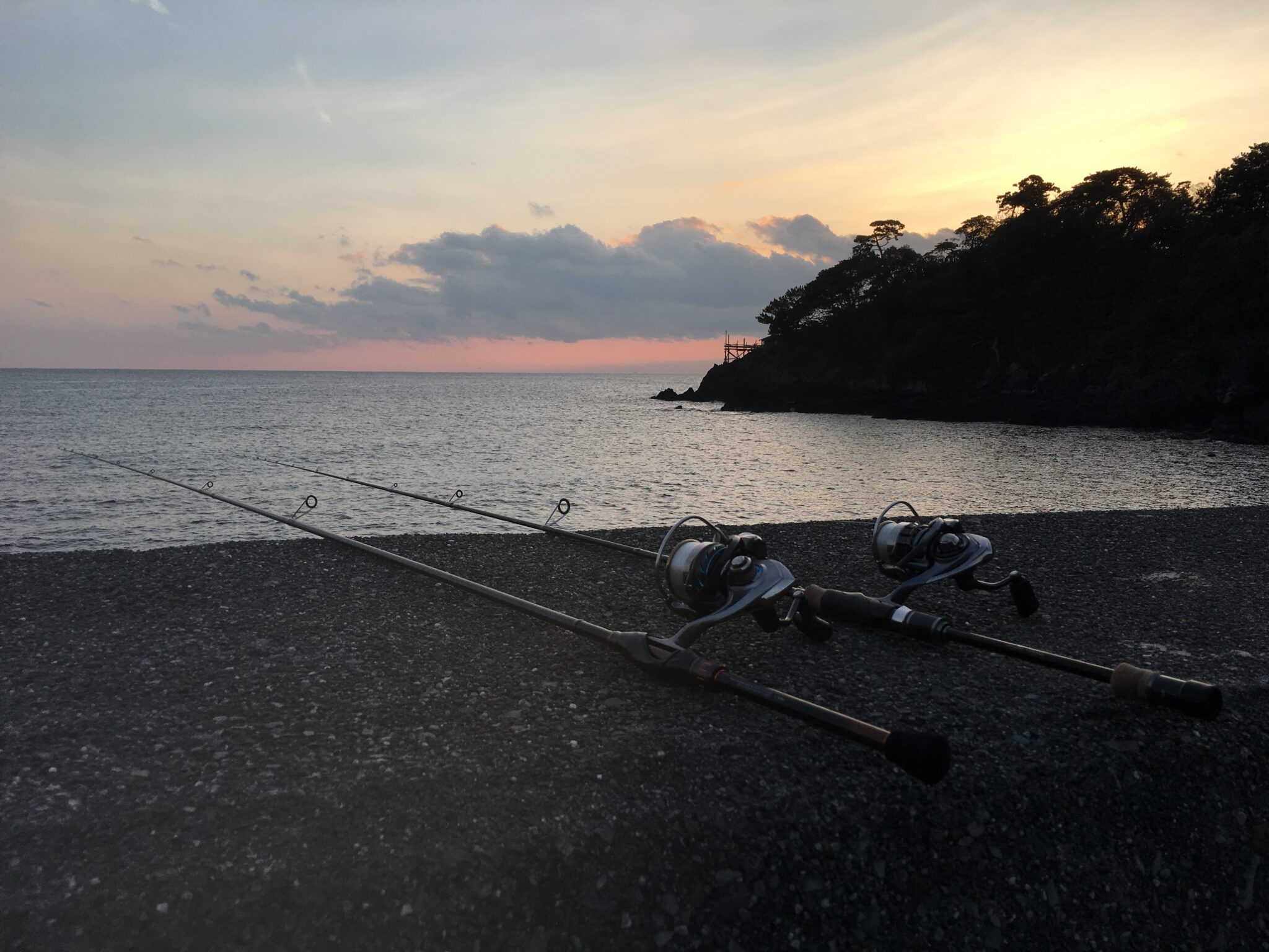 お気に入りのアジングリールと釣り場の写真