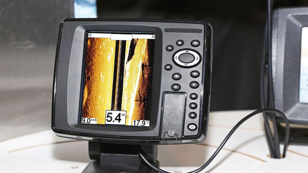 バス釣りにおすすめの魚群探知機の写真