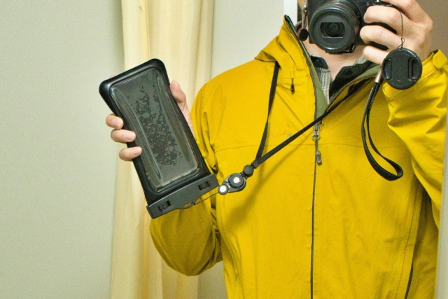 釣り用のスマホ防水ケース